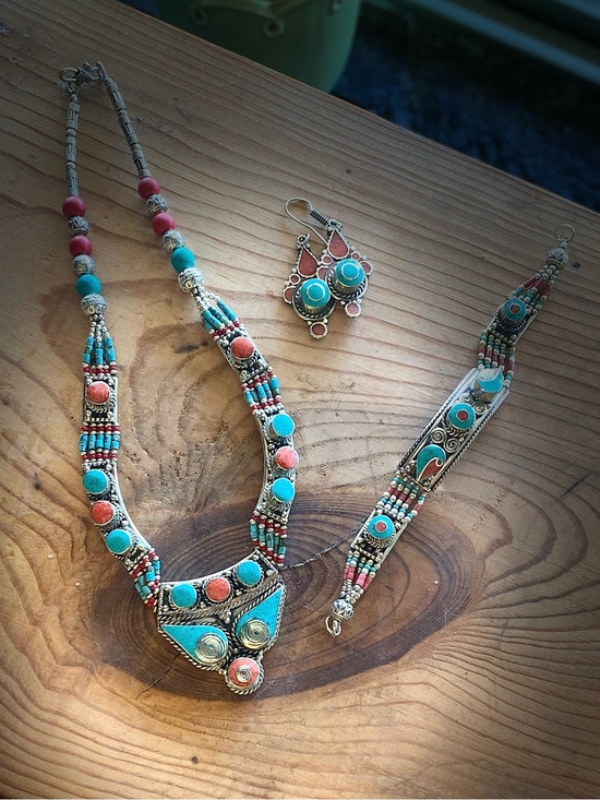 Unb Jewelry - Turquoise and Coral Beaded Necklace, Bracelet with Earrings - Women Jewelry